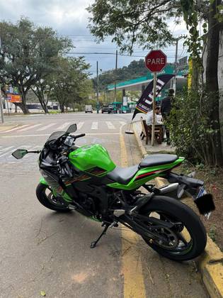 KAWASAKI NINJA ZX-4R 